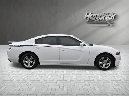 Used 2019 Dodge Charger SXT w/ Driver Confidence Group RWD image 10