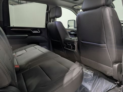 Used 2025 GMC Sierra 3500 Denali w/ Denali Reserve Package image 19