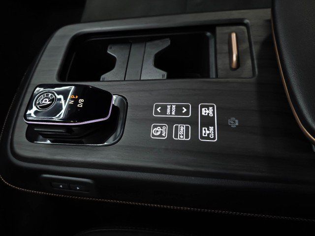 Used 2023 Nissan Ariya FWD image 31