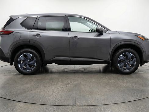 Used 2025 Nissan Rogue SV image 11