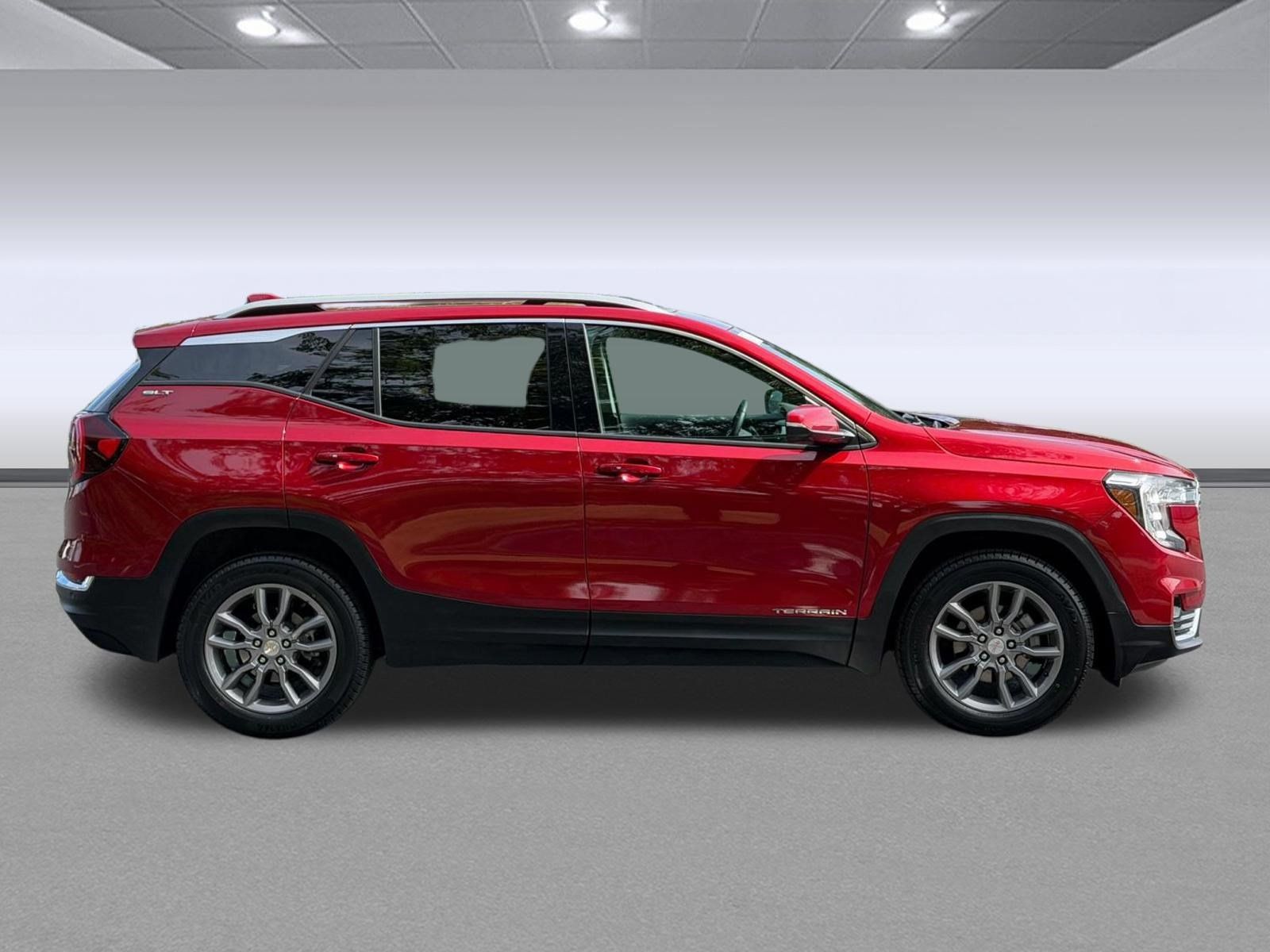 Used 2024 GMC Terrain SLT w/ Infotainment Package II AWD/4WD image 8