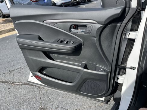 New 2025 Honda Ridgeline RTL+ image 18