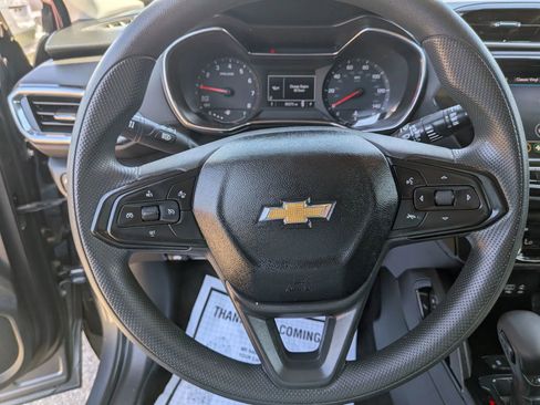 Used 2021 Chevrolet TrailBlazer LT w/ Convenience Package FWD image 42