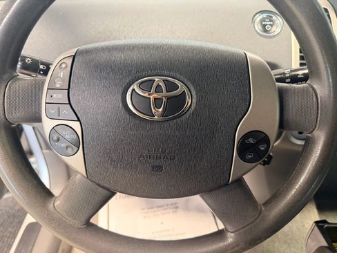 Used 2007 Toyota Prius w/ Pkg 2 FWD image 9