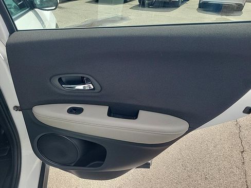 Used 2021 Honda HR-V LX image 22