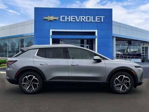 Used 2026 Chevrolet Equinox EV LT FWD image 5