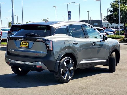 New 2025 Nissan Kicks SR w/ SR Premium Package image 4