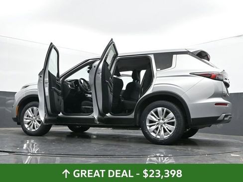 Used 2025 Mitsubishi Outlander ES image 72