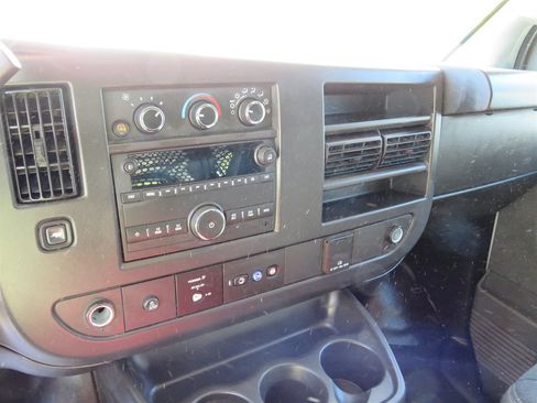 Used 2025 Chevrolet Express 2500 w/ Driver Convenience Package RWD image 5