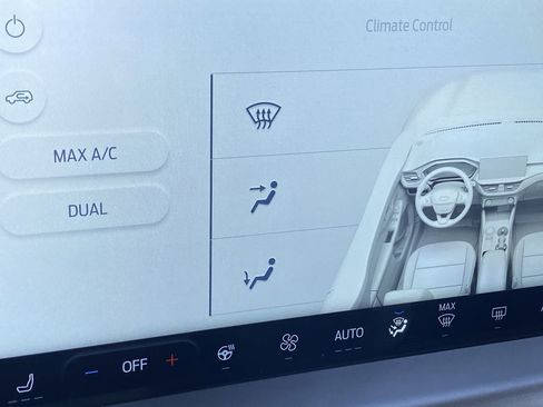 New 2026 Ford Escape SE image 25