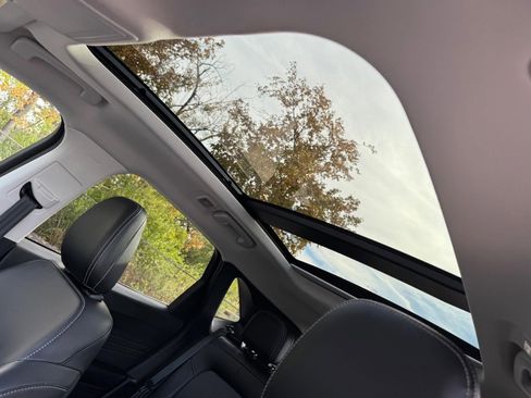 Used 2022 Ford Escape Titanium w/ Class II Trailer Tow Package image 19