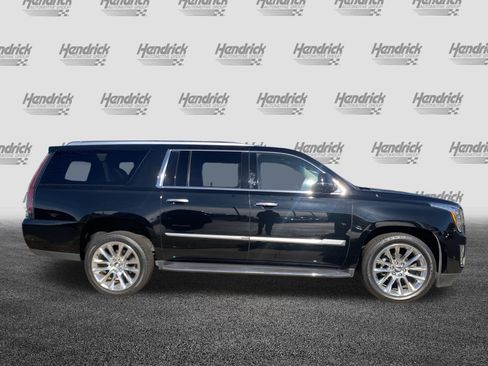 Used 2019 Cadillac Escalade ESV Luxury image 11