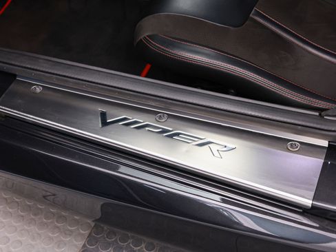 Used 2017 Dodge Viper ACR w/ Extreme Aero Package RWD image 96