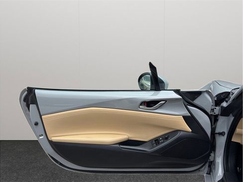 Used 2024 MAZDA MX-5 Miata RF Grand Touring image 19