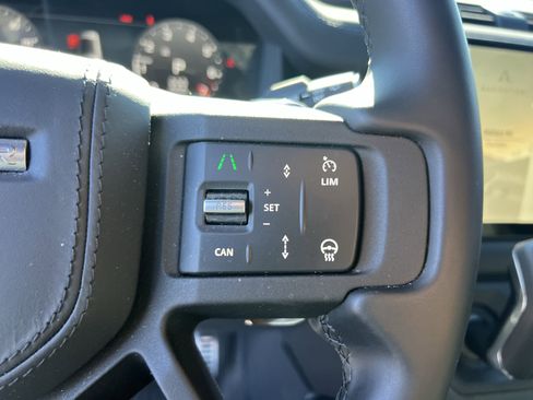Certified 2025 Land Rover Defender 130 V8 image 22
