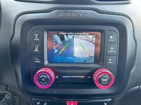 Used 2016 Jeep Renegade Trailhawk w/ Cold Weather Group AWD/4WD image 14