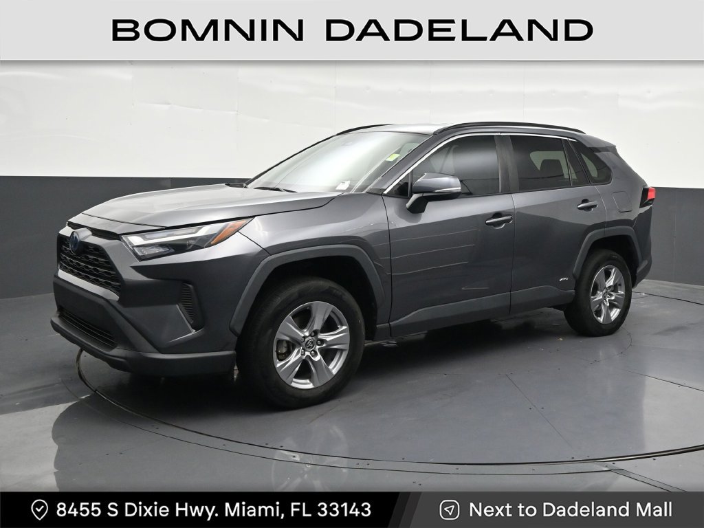 Used 2022 Toyota RAV4 XLE AWD/4WD image 1