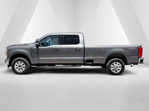 Used 2023 Ford F250 XLT AWD/4WD image 4