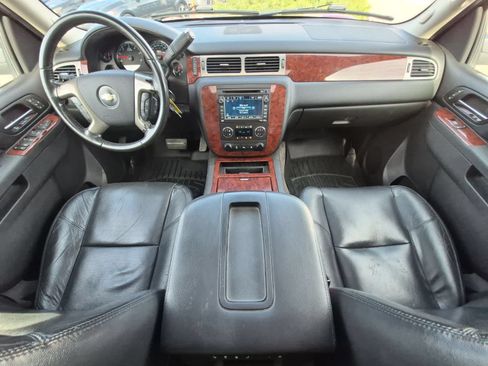 Used 2010 Chevrolet Suburban LTZ AWD/4WD image 15