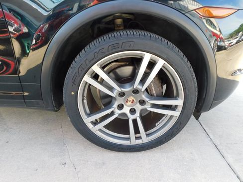 Used 2014 Porsche Cayenne image 9
