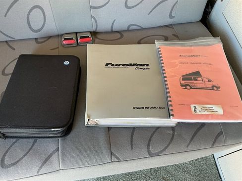 Used 2002 Volkswagen Eurovan MV image 39