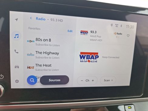 Used 2025 Toyota Camry SE w/ Convenience Package image 24