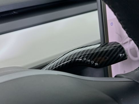 Used 2021 Tesla Model Y Long Range AWD/4WD image 24