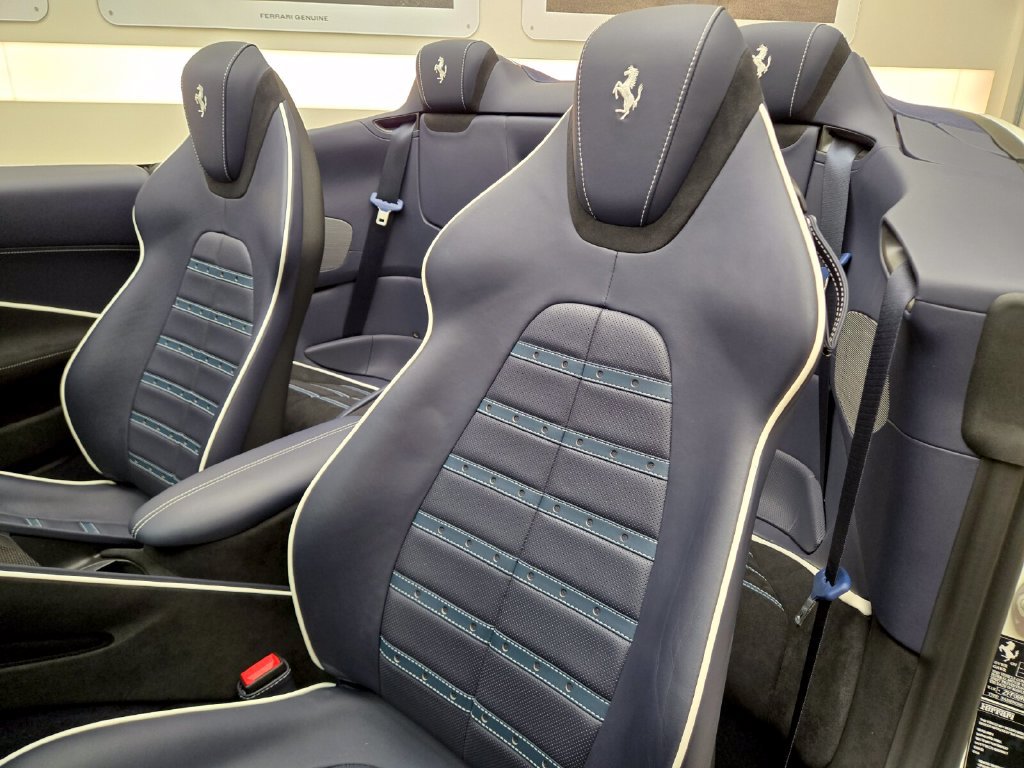 Used 2024 Ferrari Roma Spider RWD image 32