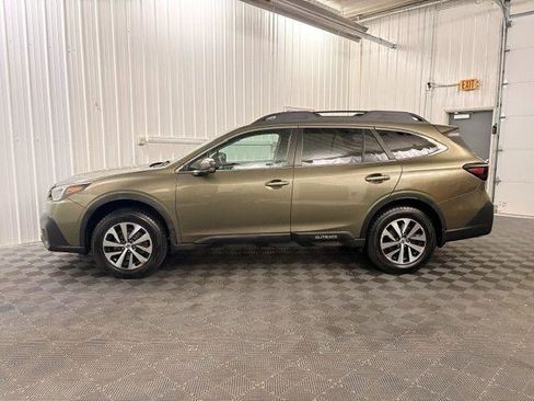Used 2020 Subaru Outback Premium w/ Popular Package #1 AWD/4WD image 2