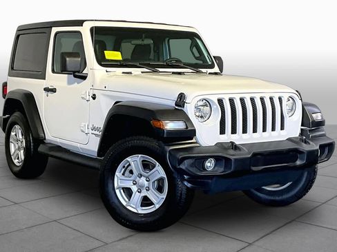 Used 2020 Jeep Wrangler Sport AWD/4WD image 3