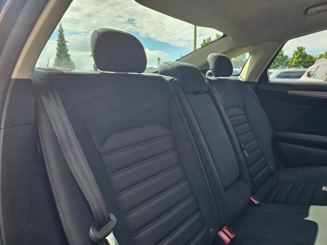 Used 2018 Ford Fusion SE w/ Fusion SE Technology Package FWD image 14