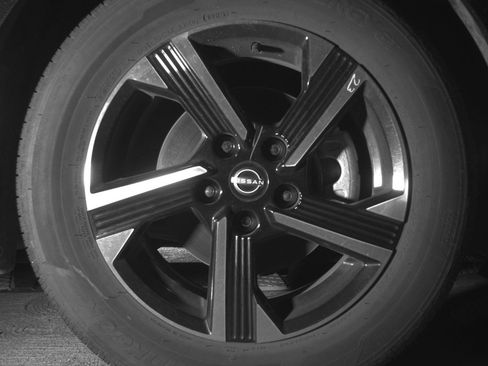 Used 2025 Nissan Sentra SV FWD image 13