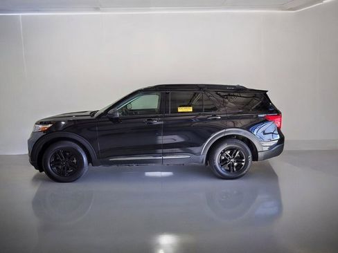 Used 2022 Ford Explorer XLT image 14