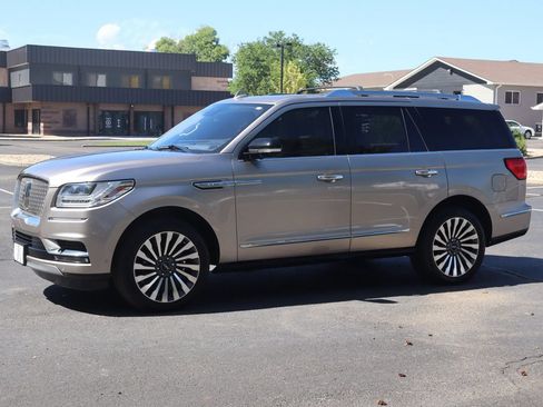 Used 2018 Lincoln Navigator Reserve w/ Technology Package AWD/4WD image 10