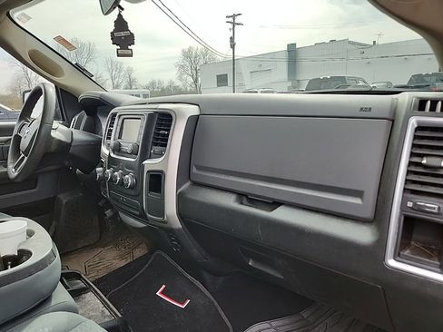 Used 2019 RAM 1500 Classic SLT AWD/4WD image 8