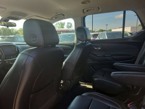 Used 2020 Chevrolet Traverse LT FWD image 30