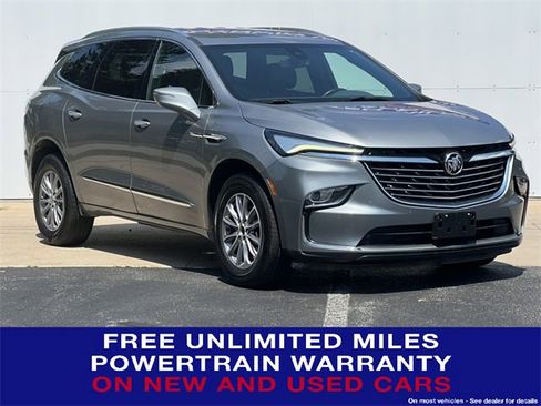 Used 2023 Buick Enclave Essence image 1