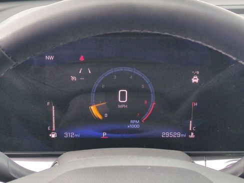 Used 2025 Chevrolet Trax LT w/ LT Convenience Package FWD image 14