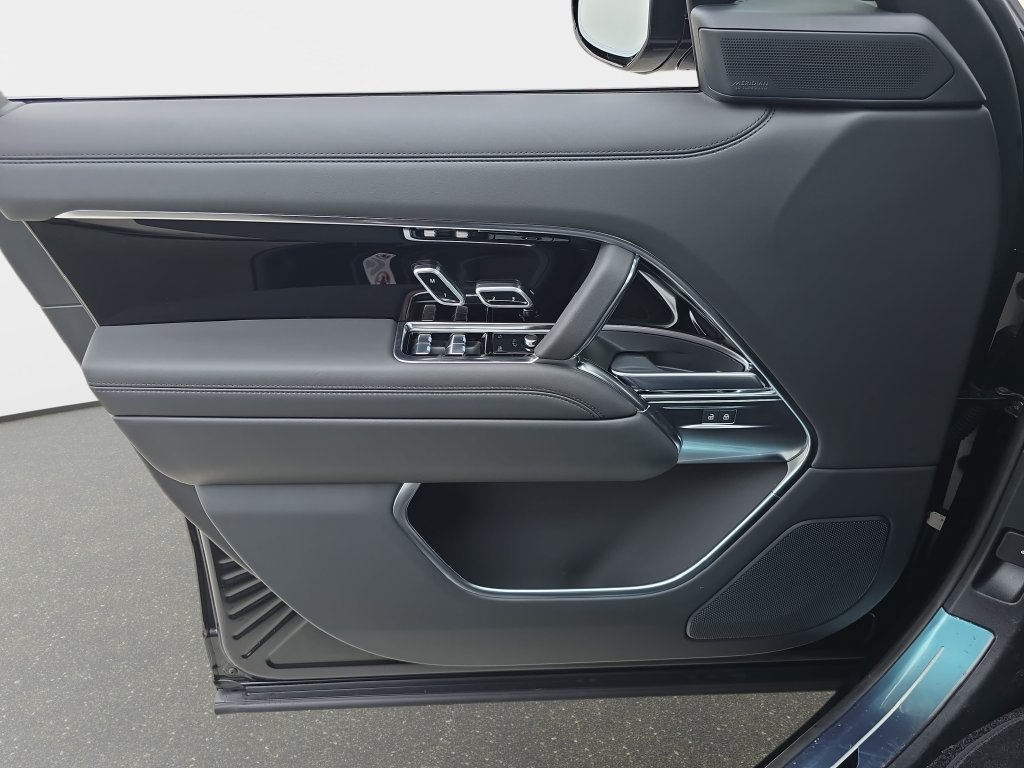 New 2026 Land Rover Range Rover SE AWD/4WD image 29