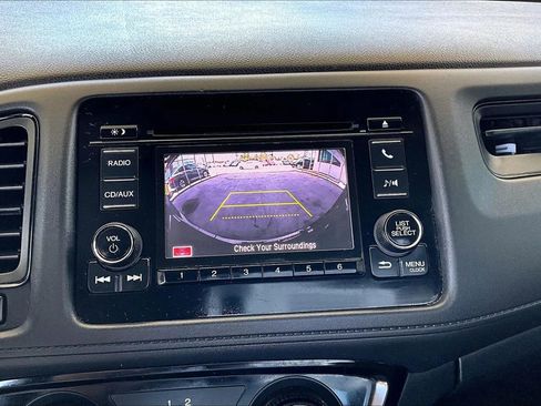 Used 2018 Honda HR-V LX image 13