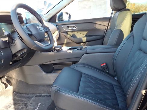 New 2026 Nissan Rogue Platinum w/ Platinum Premium Package image 6