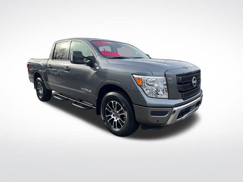 Certified 2024 Nissan Titan SV w/ SV Convenience Package image 3