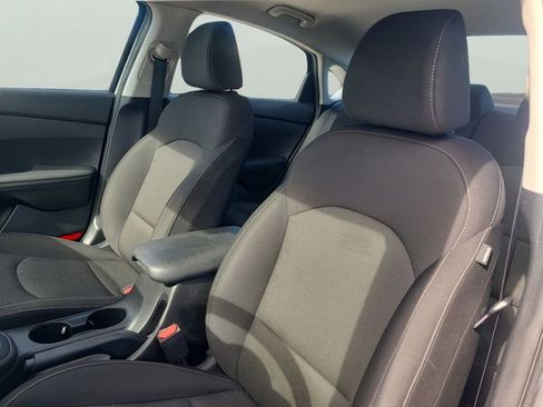 Used 2023 Kia Forte LXS image 22