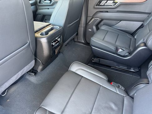 New 2026 GMC Yukon Denali w/ Sun & Power Step Package AWD/4WD image 12