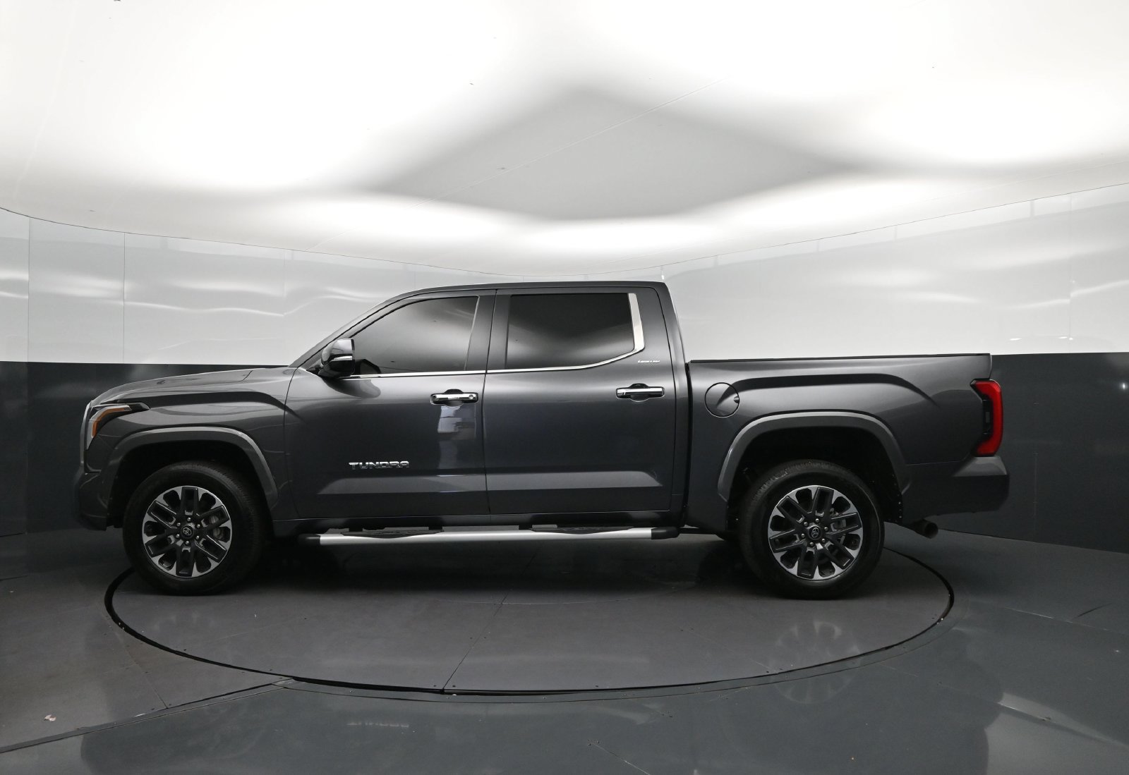 Used 2026 Toyota Tundra Limited w/ Power Package AWD/4WD image 4