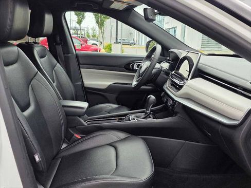Used 2025 Jeep Compass Limited AWD/4WD image 11