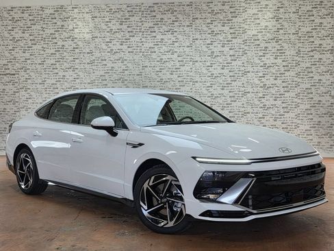 New 2026 Hyundai Sonata SEL FWD image 1