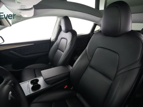 Used 2024 Tesla Model Y Performance AWD/4WD image 4