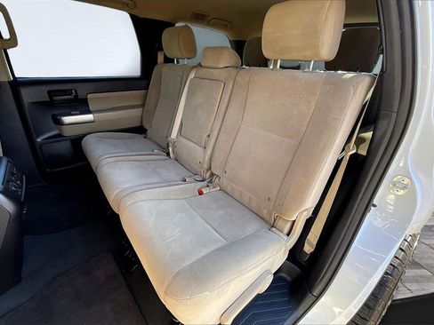 Used 2022 Toyota Sequoia SR5 image 26