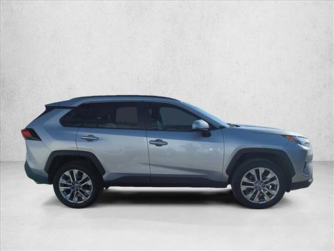 Used 2023 Toyota RAV4 XLE Premium FWD image 5